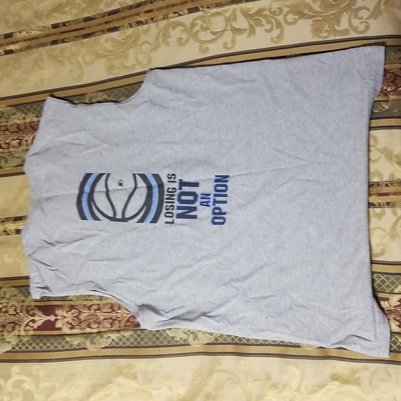 Boys sleeveless top size Small - Picture 2 of 3